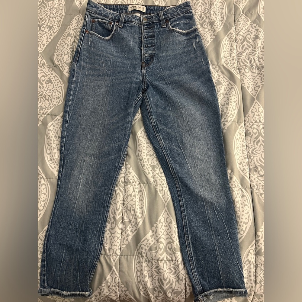 Women’s Abercrombie & fitch jeans size 2 short